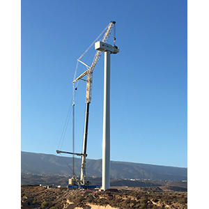 Foto Iberdrola completa el montaje de los aerogeneradores de su primer parque eólico en Canarias.